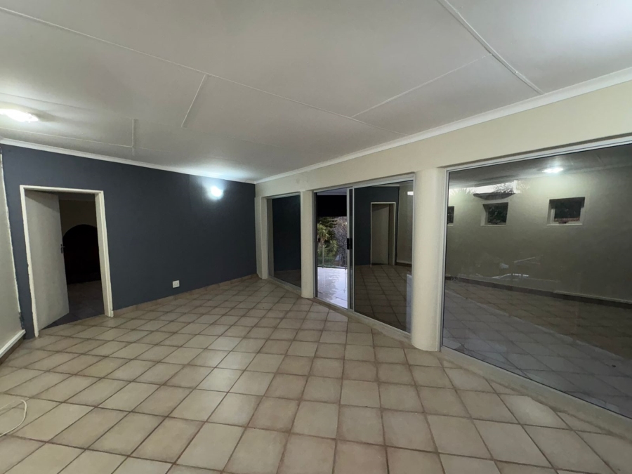 6 Bedroom Property for Sale in Safari Gardens North West